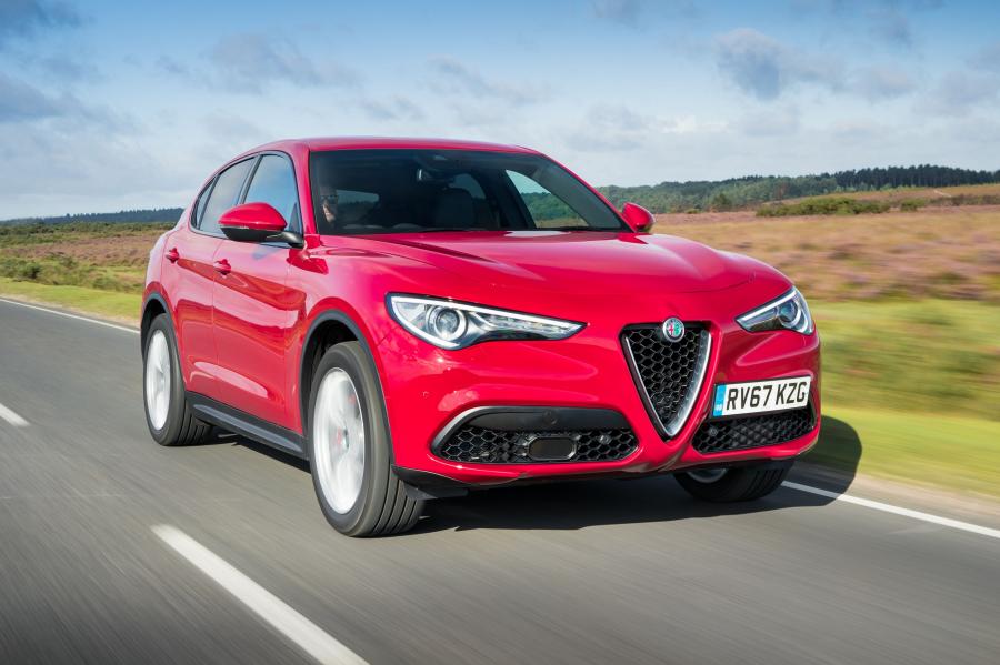  Alfa Romeo Stelvio (949) 2017 года  (UK) (фото 17 из 41)